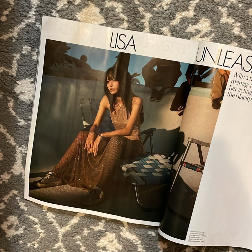 Elle x Blackpink Lisa Lalisa magazine - Picture 6 of 7
